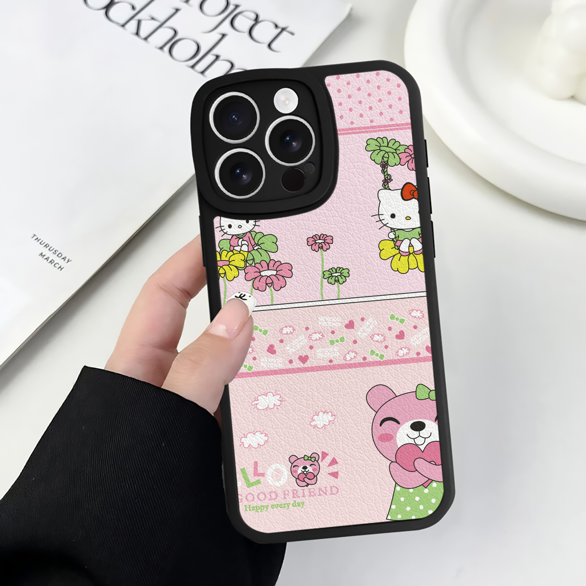 （画像用） Hello Kitty ハローキティ 【iPhone 16シリーズ対応】シリコンスマホケース（レザー調） 材質：シリコン